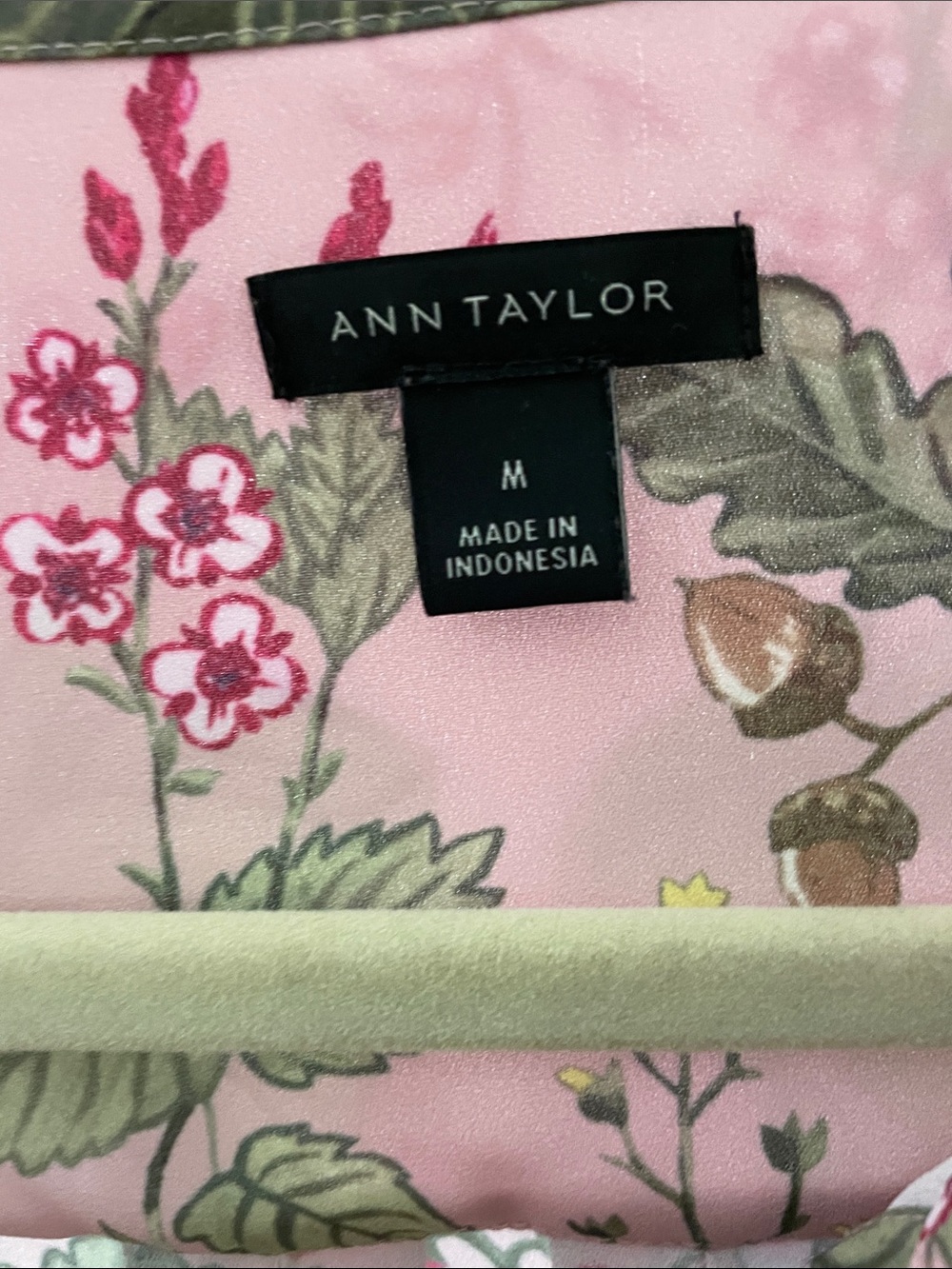 Ann Taylor Blush Pink Botanical Print Button-Front Blouse - Picture 2 of 6
